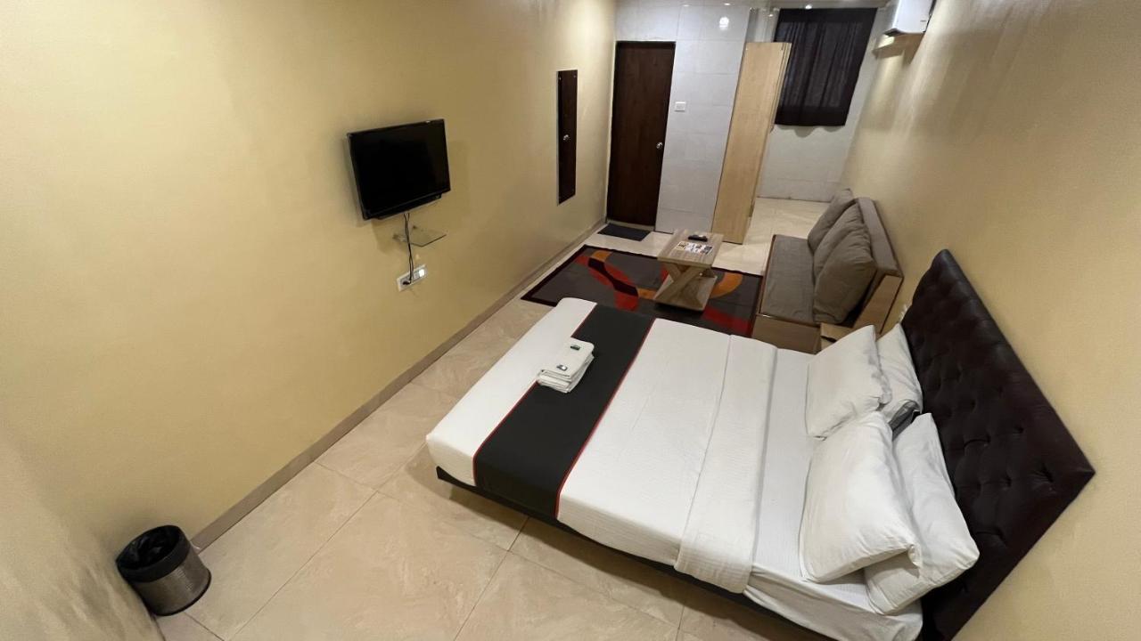 U Life Hotel Bombay Exterior foto